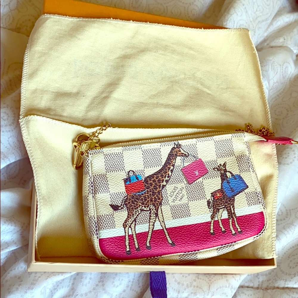 LOUIS VUITTON MINI POUCHES/ WRISTLET WALLET